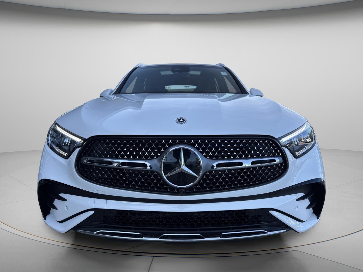 New 2026 Polar White Mercedes-Benz GLC 300 image 3