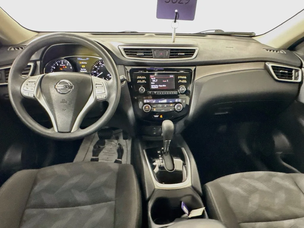 Used 2016 Gray Nissan SV image 24