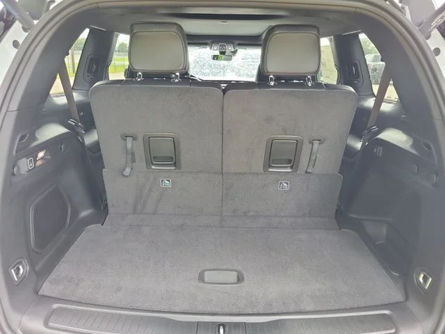 New 2026 Bright White Clear-Coat Exterior Paint Jeep Limited image 5