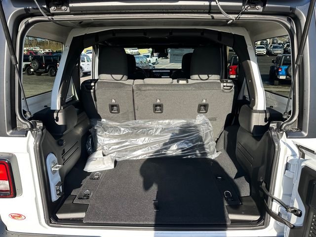 New 2026 Bright White Clear-Coat Exterior Paint Jeep Sport S image 10