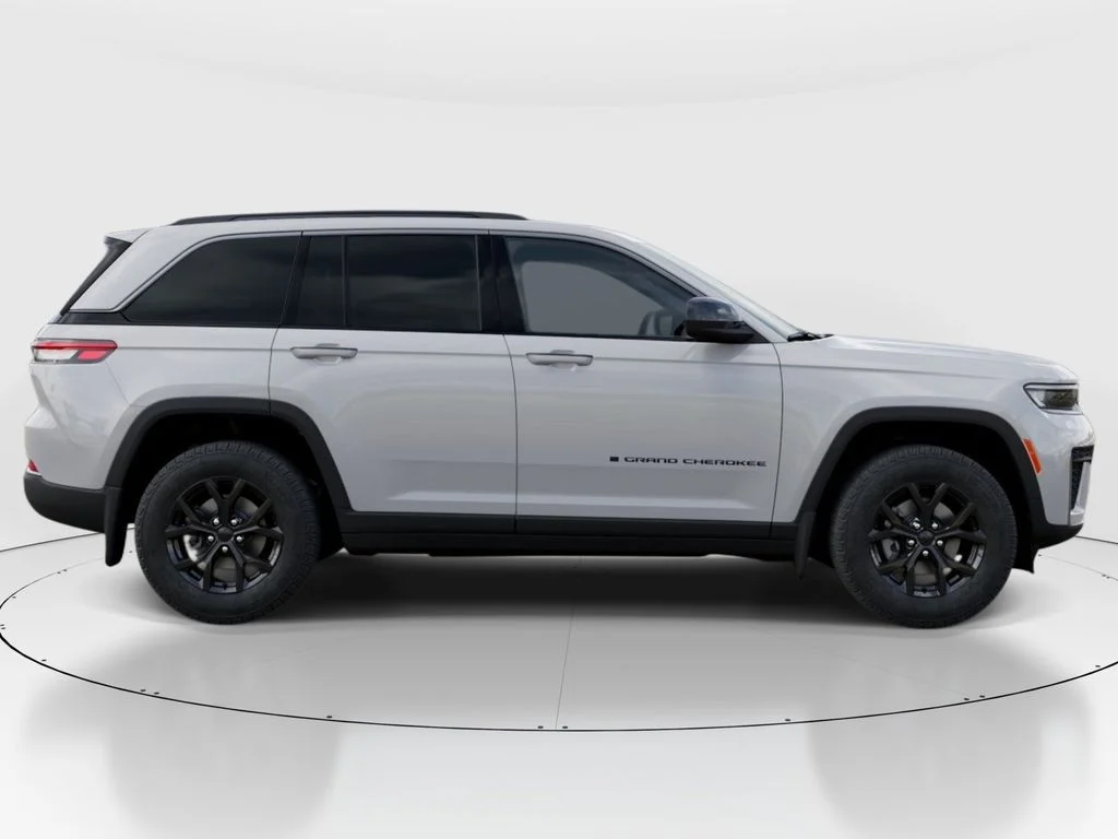 New 2026 Bright White Clear-Coat Exterior Paint Jeep Altitude image 23