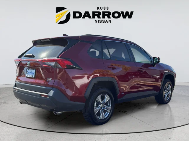 Used 2025 Red Toyota XLE image 5