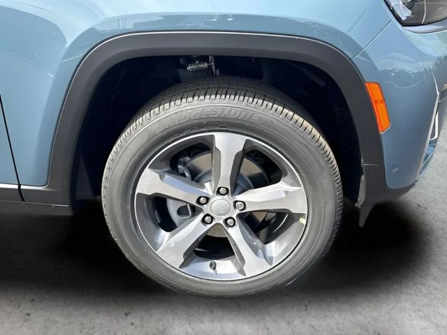 New 2026 Steel Blue Exterior Paint Jeep Limited image 25