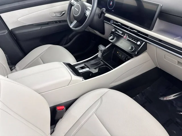 Used 2025 Green Hyundai SEL Convenience image 28