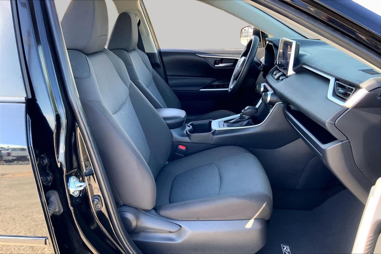Used 2025 Midnight Black Metallic Toyota XLE image 9
