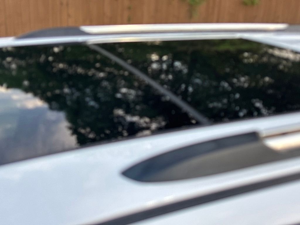 Used 2018 White Jeep Limited image 34