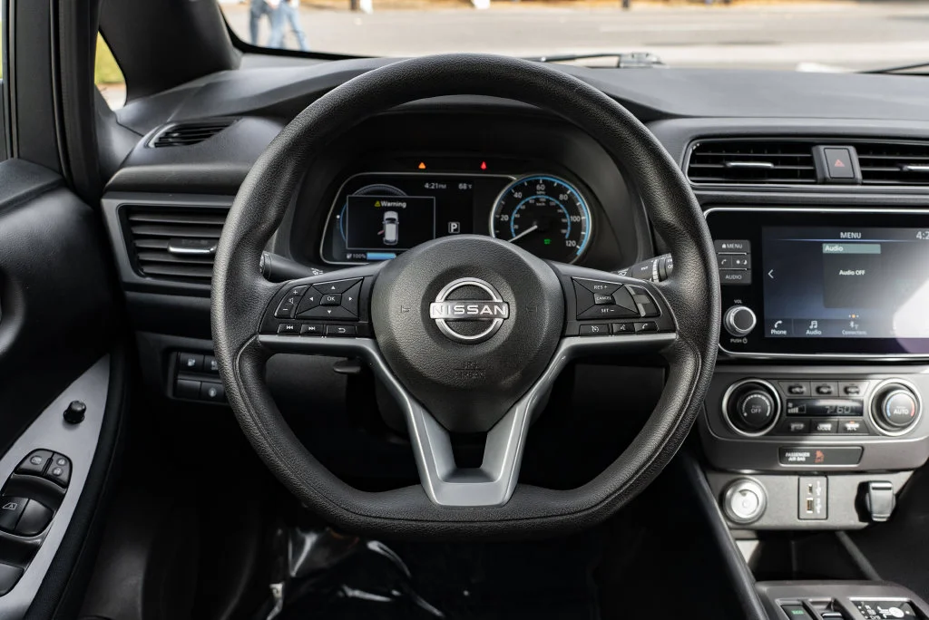 Used 2025 Gray Nissan S image 12
