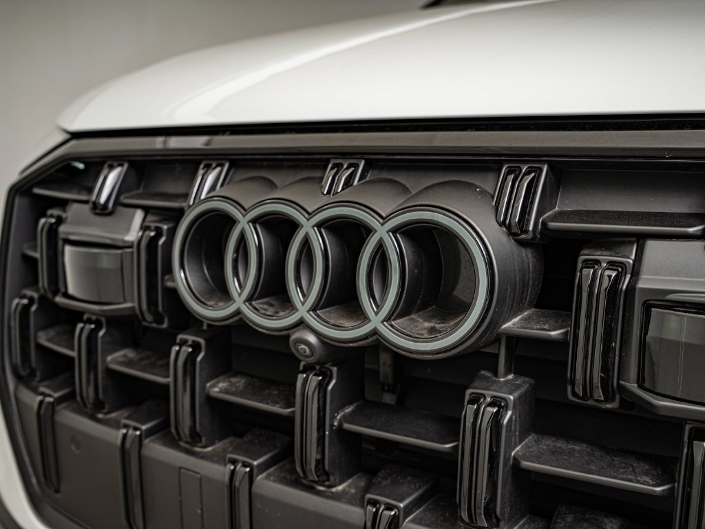 Used 2025 Glacier White Metallic Audi 55 Premium Plus image 13