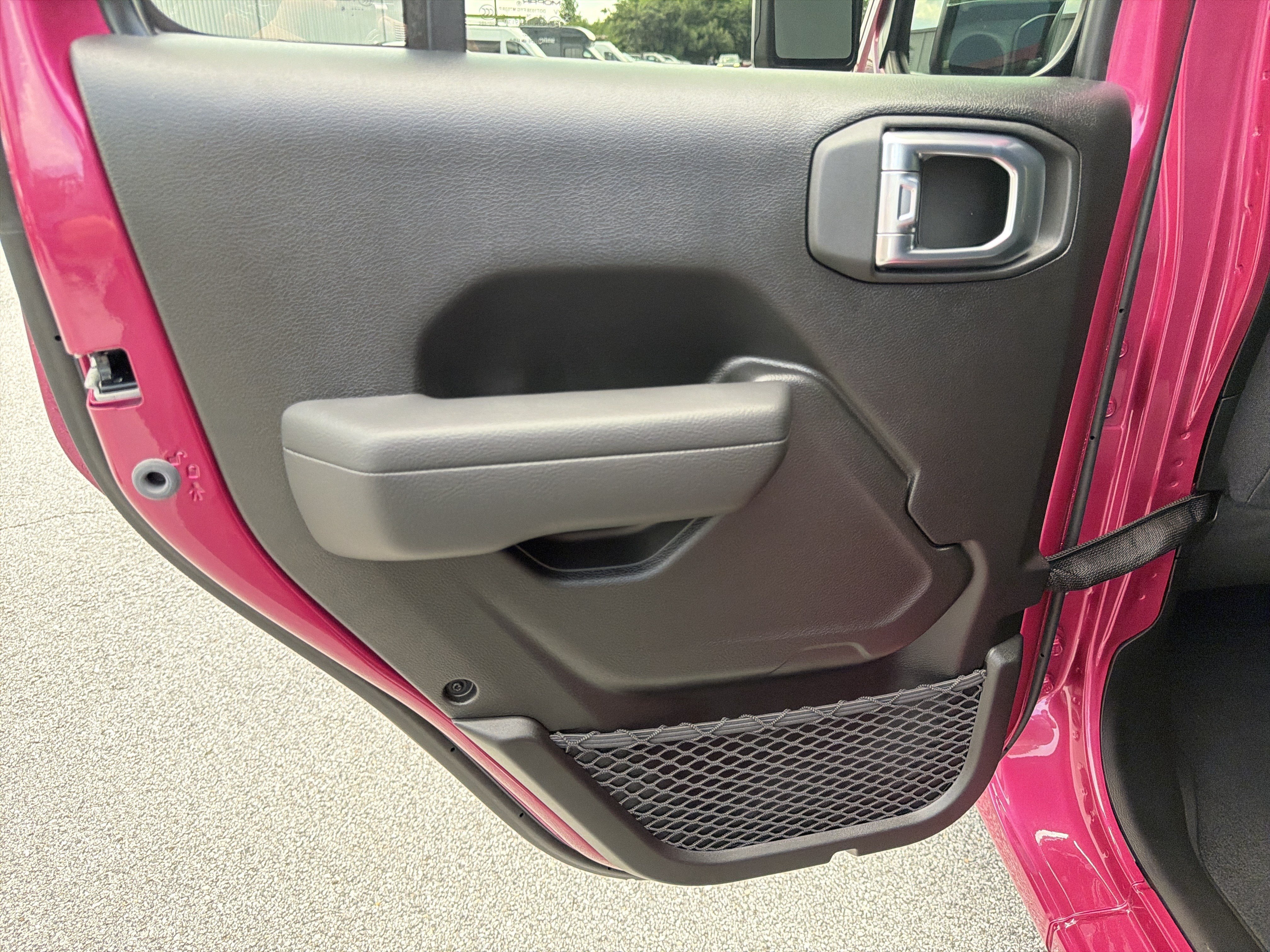 New 2026 Tuscadero Pearl-Coat Exterior Paint Jeep Sport image 26