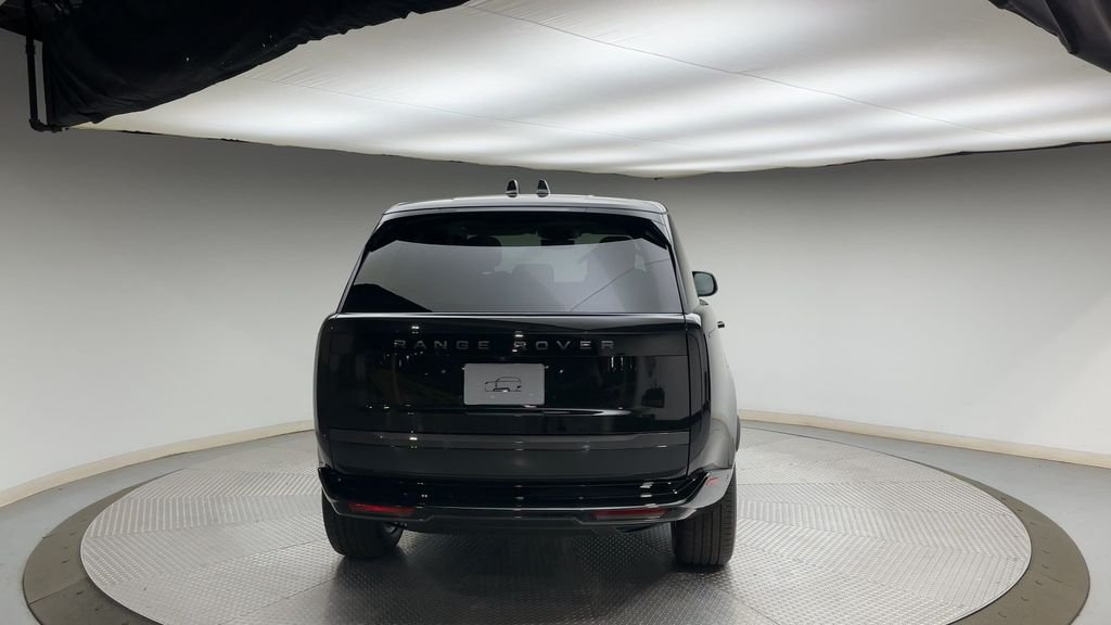 New 2026 Santorini Black Land Rover SE image 3