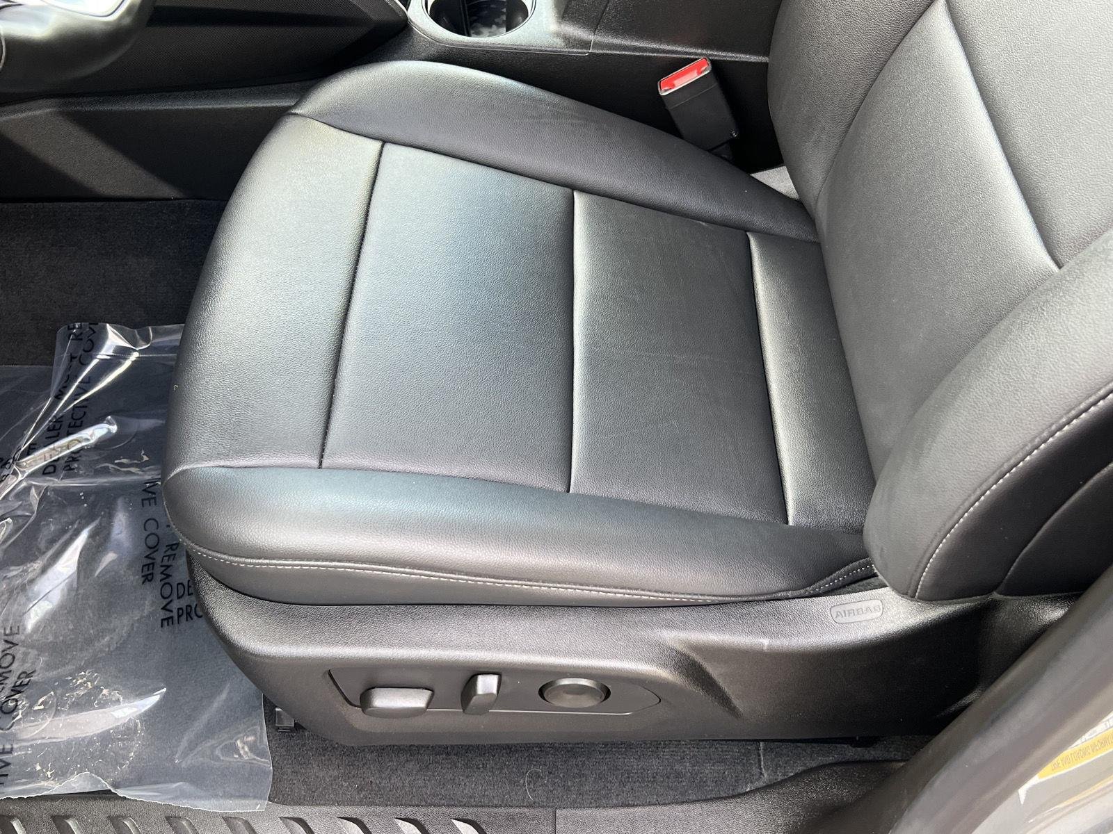 2024 Chevrolet Colorado LT - Photo 25