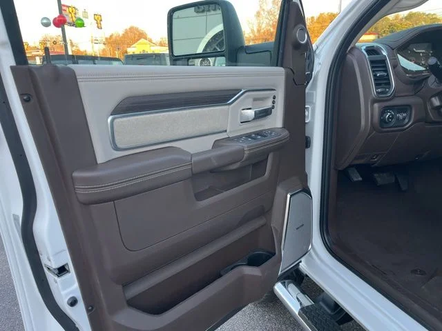 New 2026 Bright White Clear-Coat Exterior Paint RAM Laramie image 5
