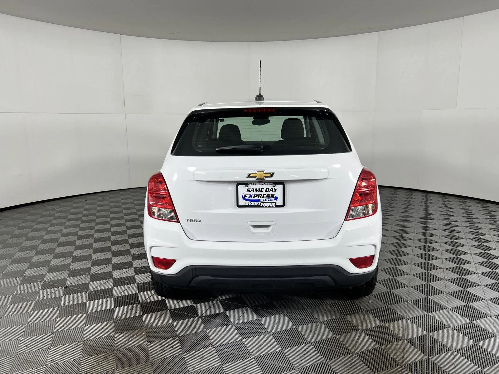 Used 2019 Summit White Chevrolet LS image 26