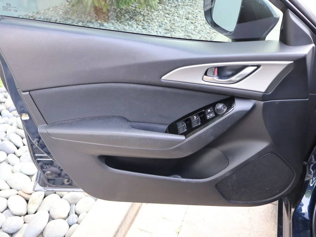 Used 2017 Blue Mazda Sport image 19