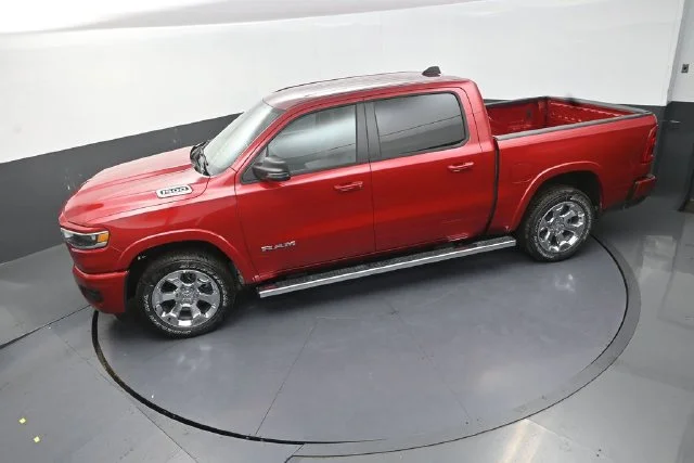 New 2026 Molten Red Pearl-Coat Exterior Paint RAM Big Horn/Lone Star image 13