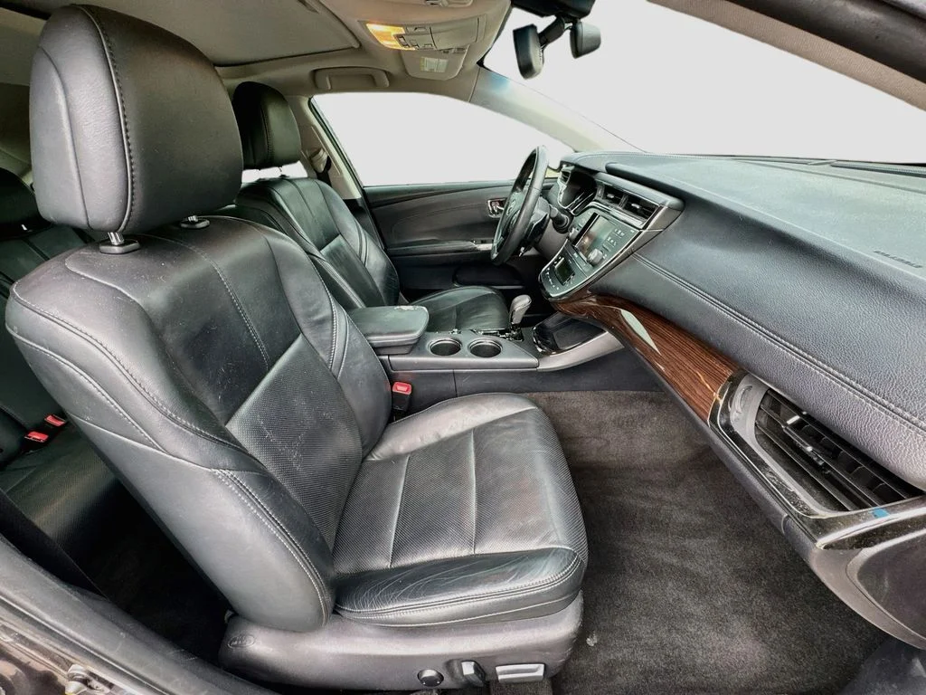 Used 2013 Gray Toyota XLE image 36