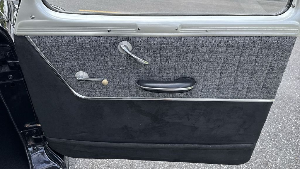 2022 Chrysler Voyager LX - Photo 42