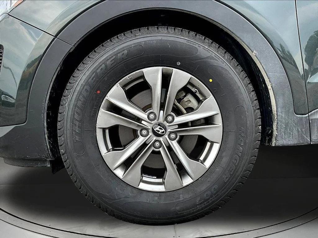 Used 2014 Green Hyundai Base image 35