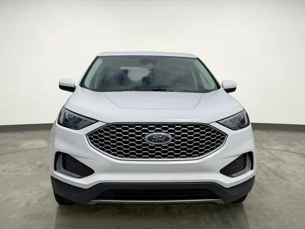 Used 2024 White Ford SEL image 12