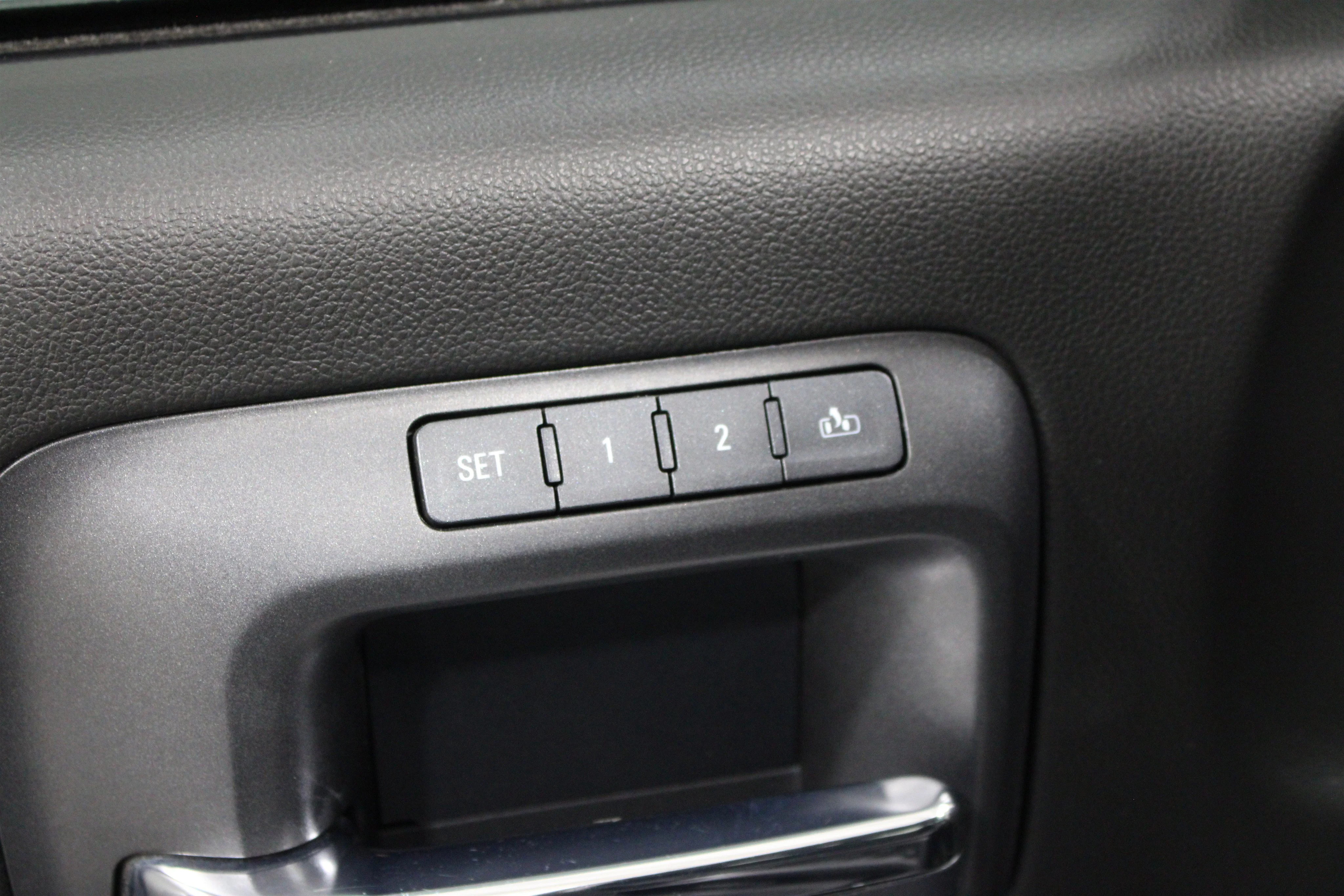 Used 2018 Quicksilver Metallic GMC Denali image 8