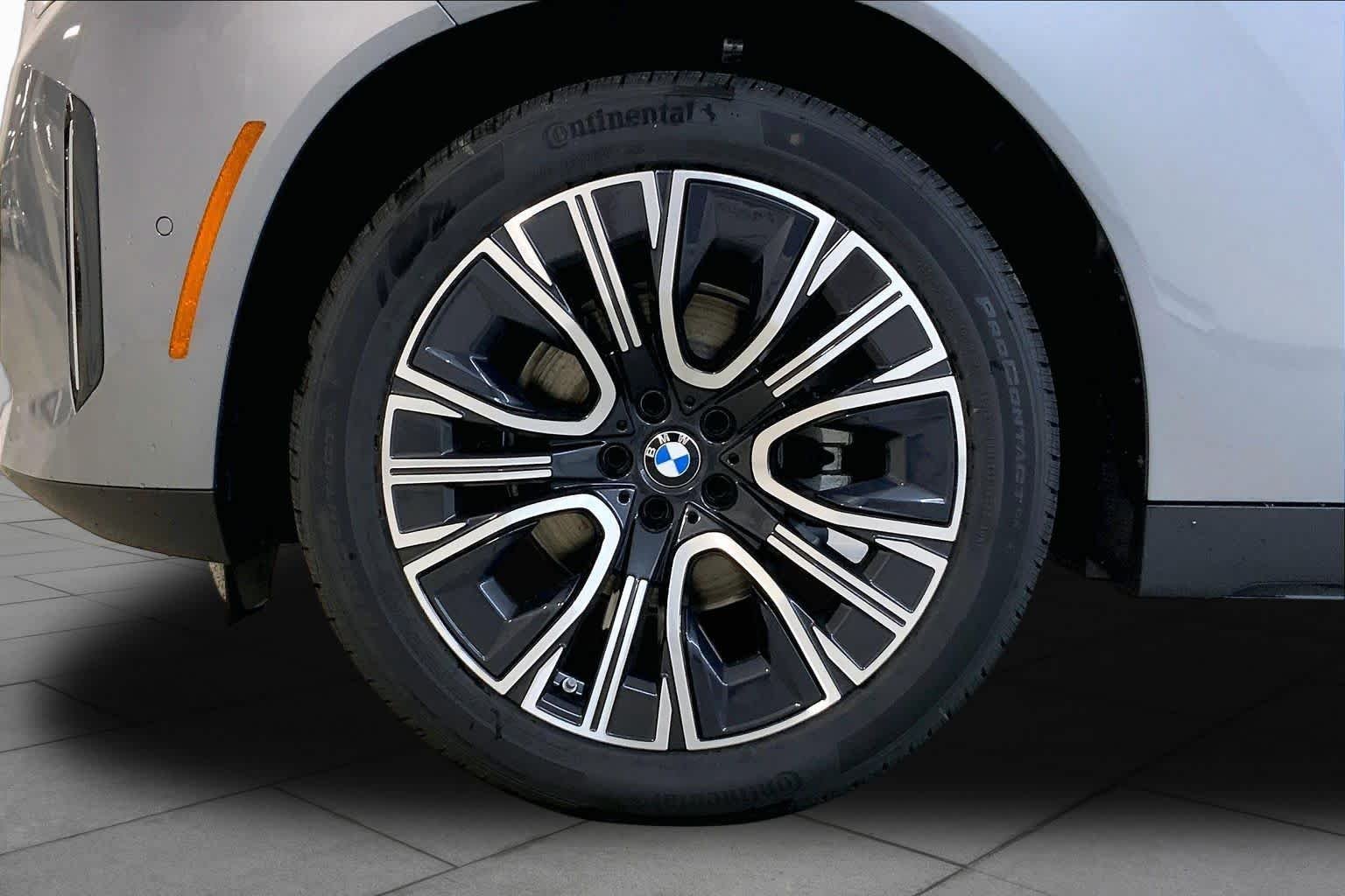 New 2026 Skyscraper Grey Metallic BMW 30 xDrive image 11