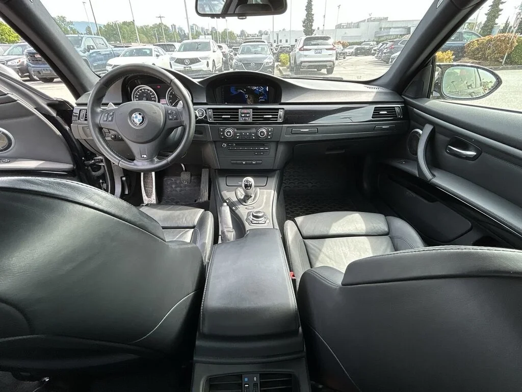 Used 2011  BMW Coupe   LOWEST MILEAGE IN CANADA   DILAWRI CERTIFI image 29