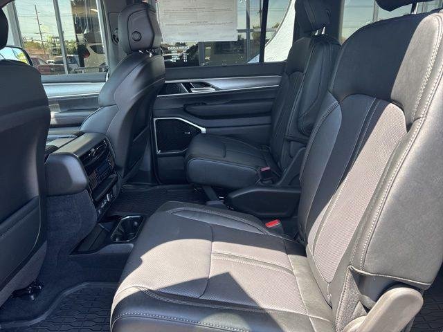 New 2026 Fathom Blue Pearl-Coat Exterior Paint (Late Availability) Jeep Grand Wagoneer image 15