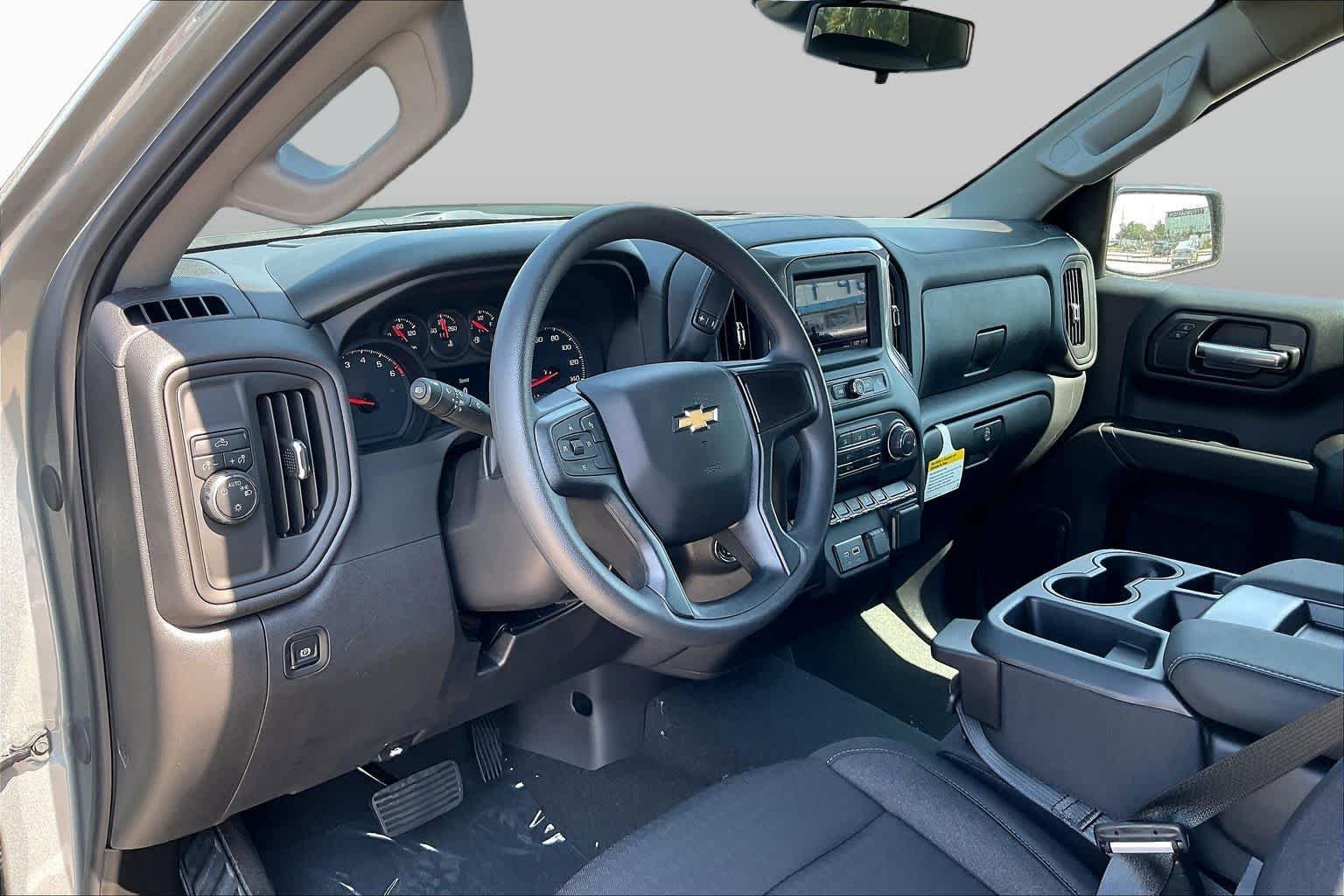 2026 Chevrolet Silverado 1500 Custom - Photo 9