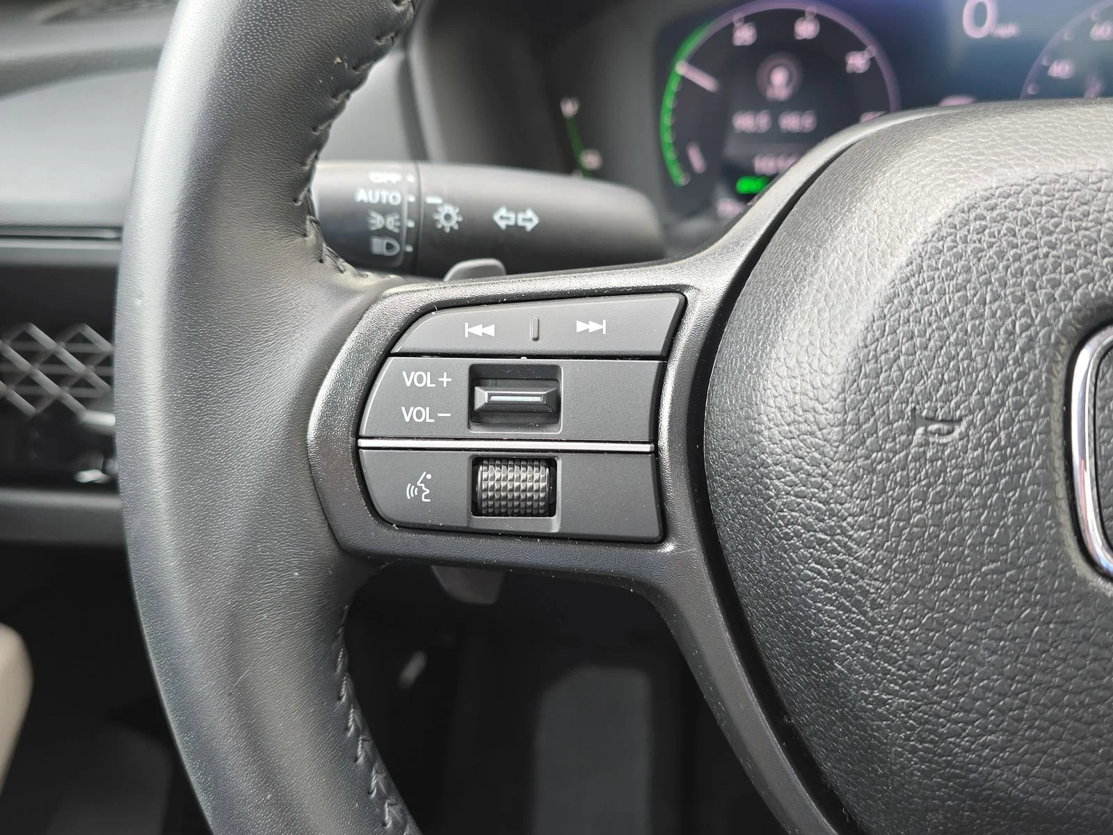 2025 Honda Accord Hybrid EX-L - Photo 16