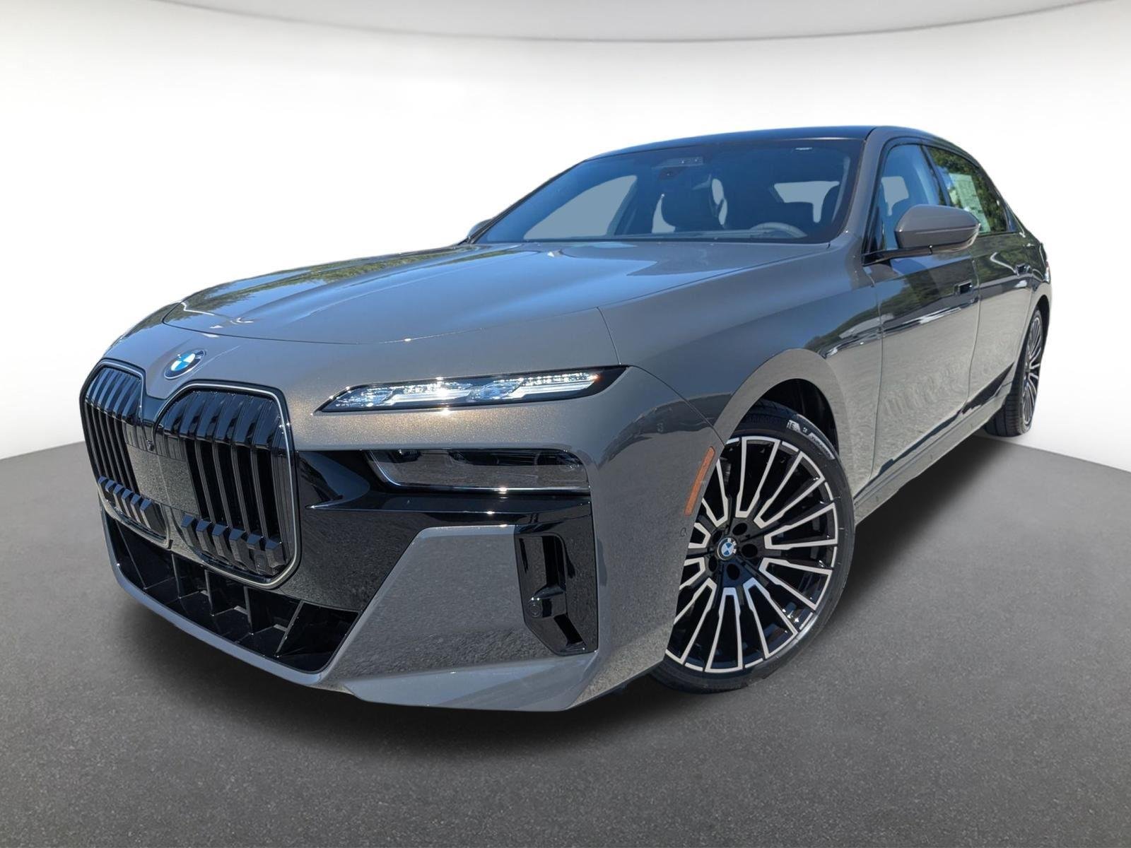 2026 BMW 7 Series 760i xDrive Sedan's photo