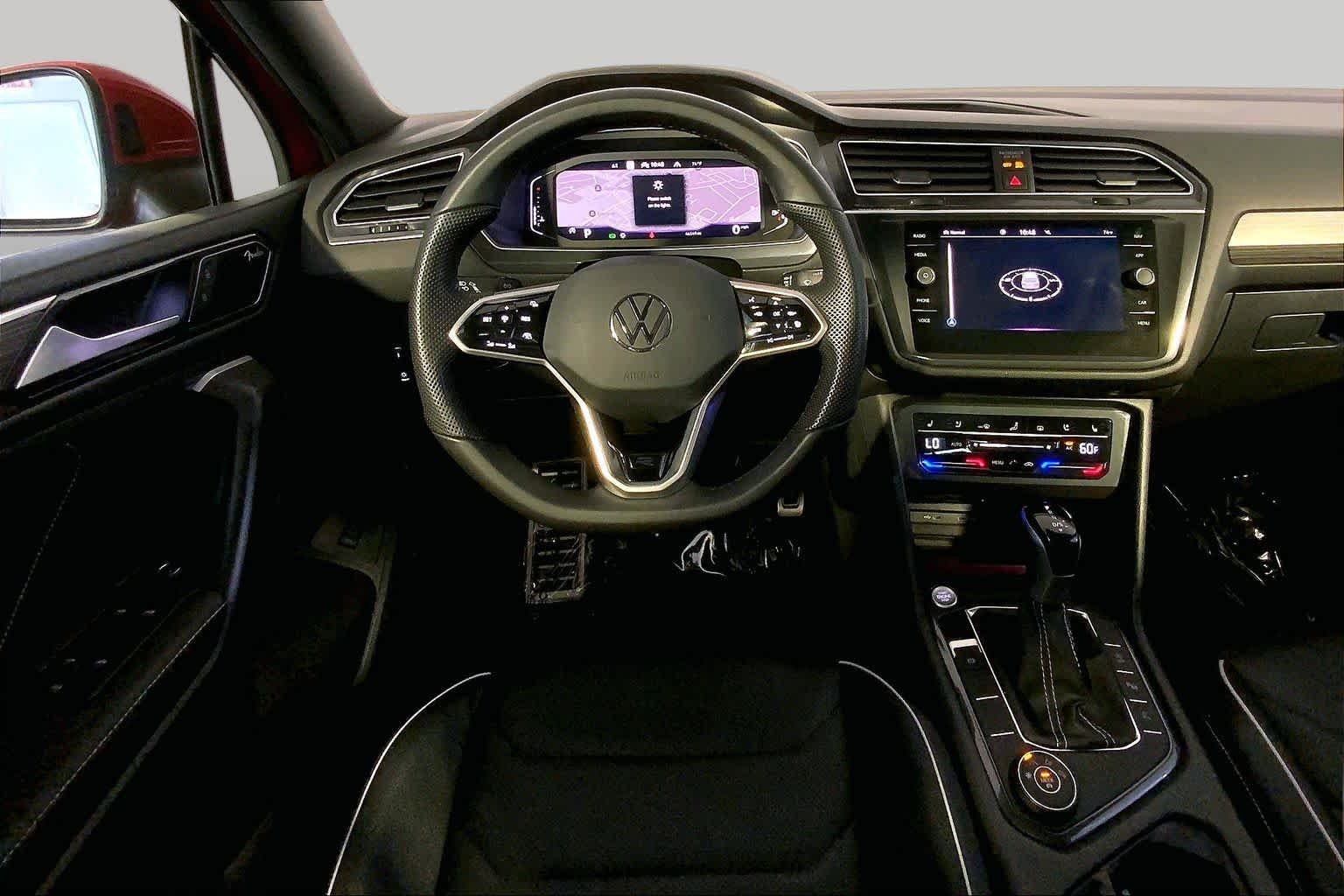 Used 2024 Kings Red Metallic Volkswagen SEL R-Line image 6