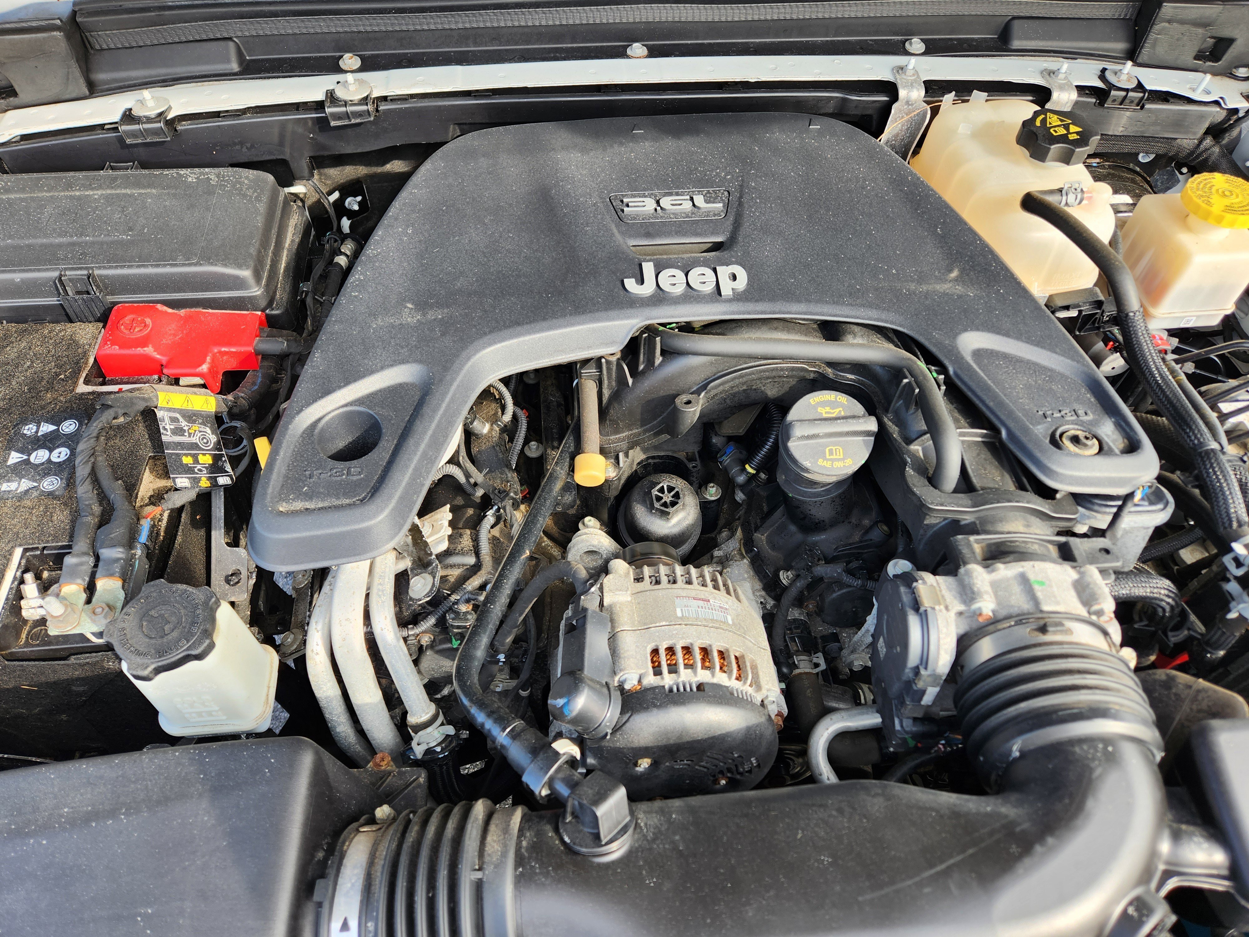 Used 2020 Bright White Clearcoat Jeep Sport image 9