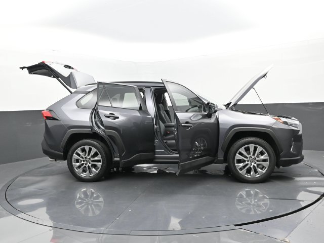 Used 2024 Magnetic Gray Metallic Toyota XLE Premium image 33