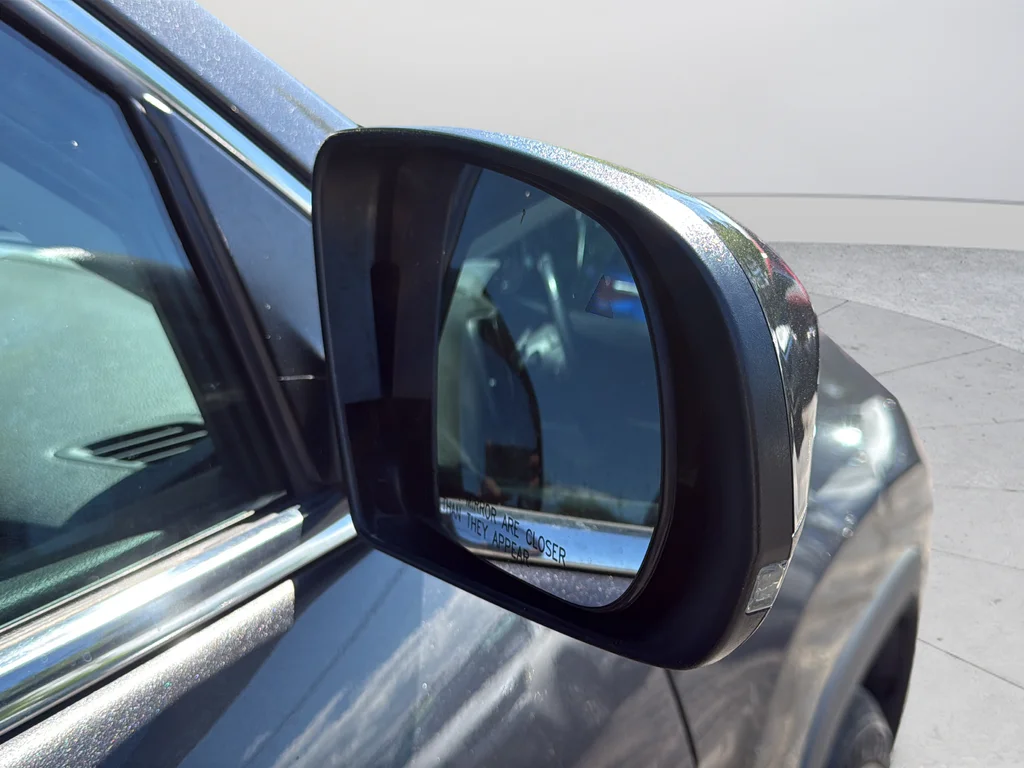 Used 2019 Gray Jeep Limited image 30