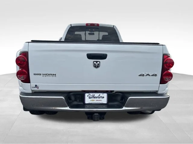 Used 2007 White Dodge SLT image 4