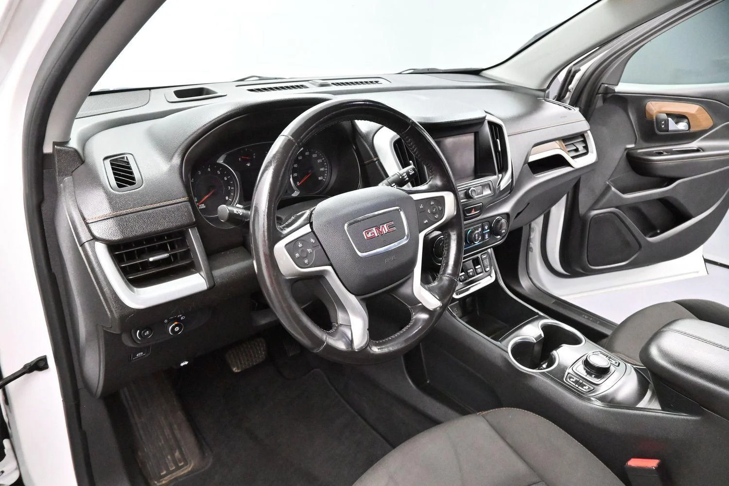Used 2020 Summit White GMC SLE image 16