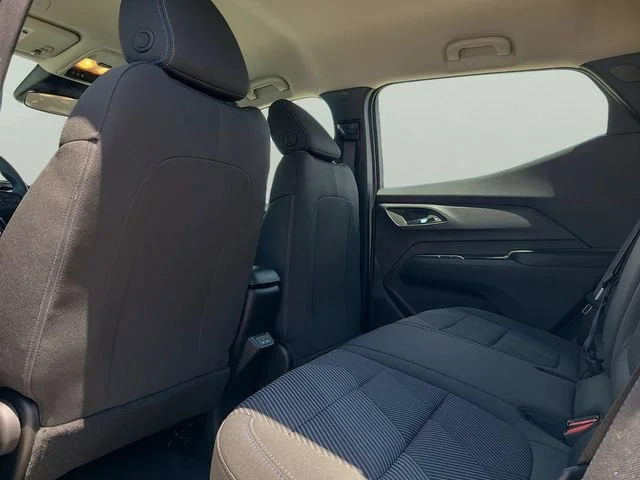 New 2027 Summit White Chevrolet LT image 10