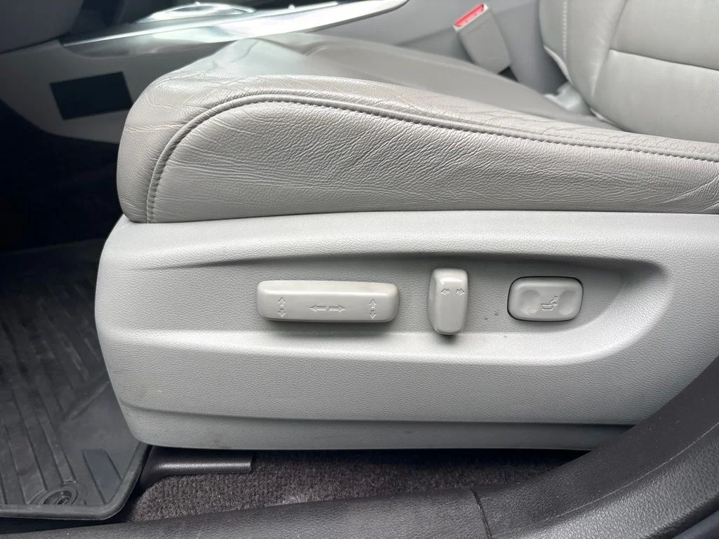 Used 2017  Acura 3.5L image 16