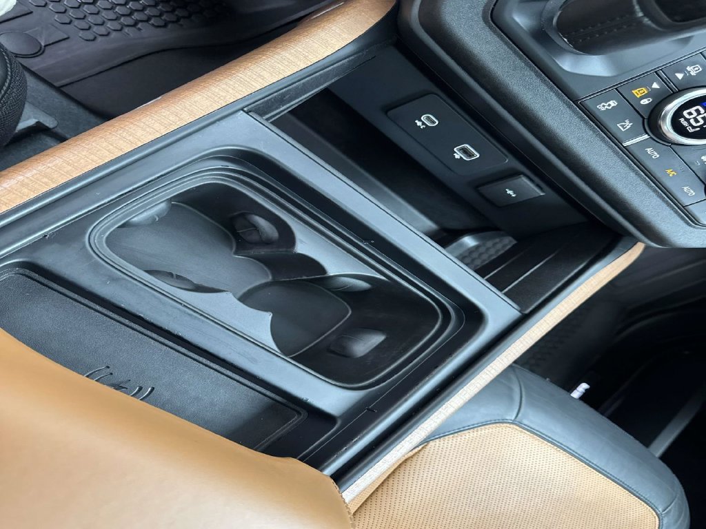 Used 2021  Land Rover X image 27
