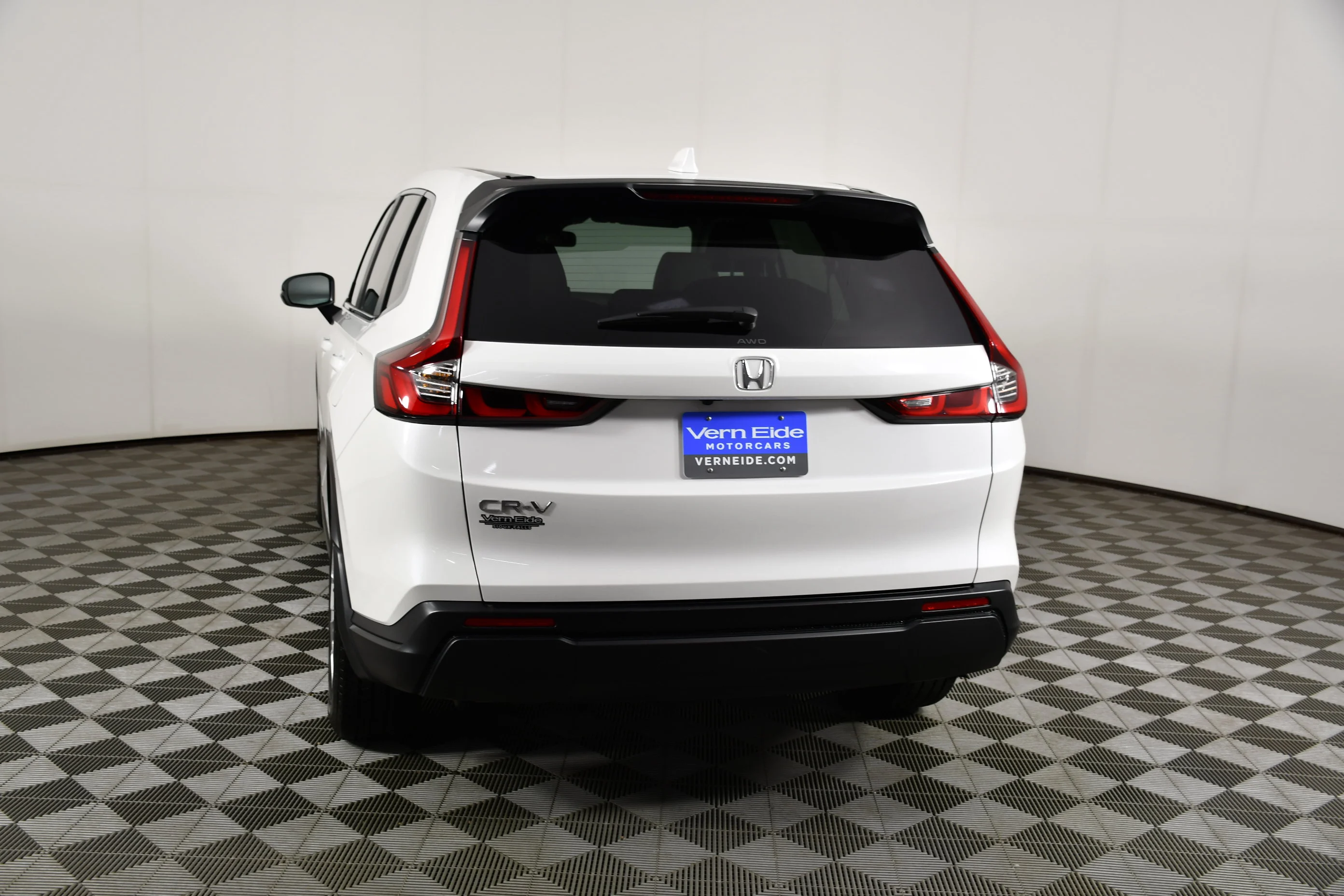 Certified Used 2025 Platinum White Pearl Honda LX image 7