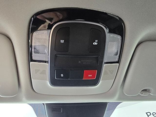 Used 2023 White Pearl Hyundai SEL image 26
