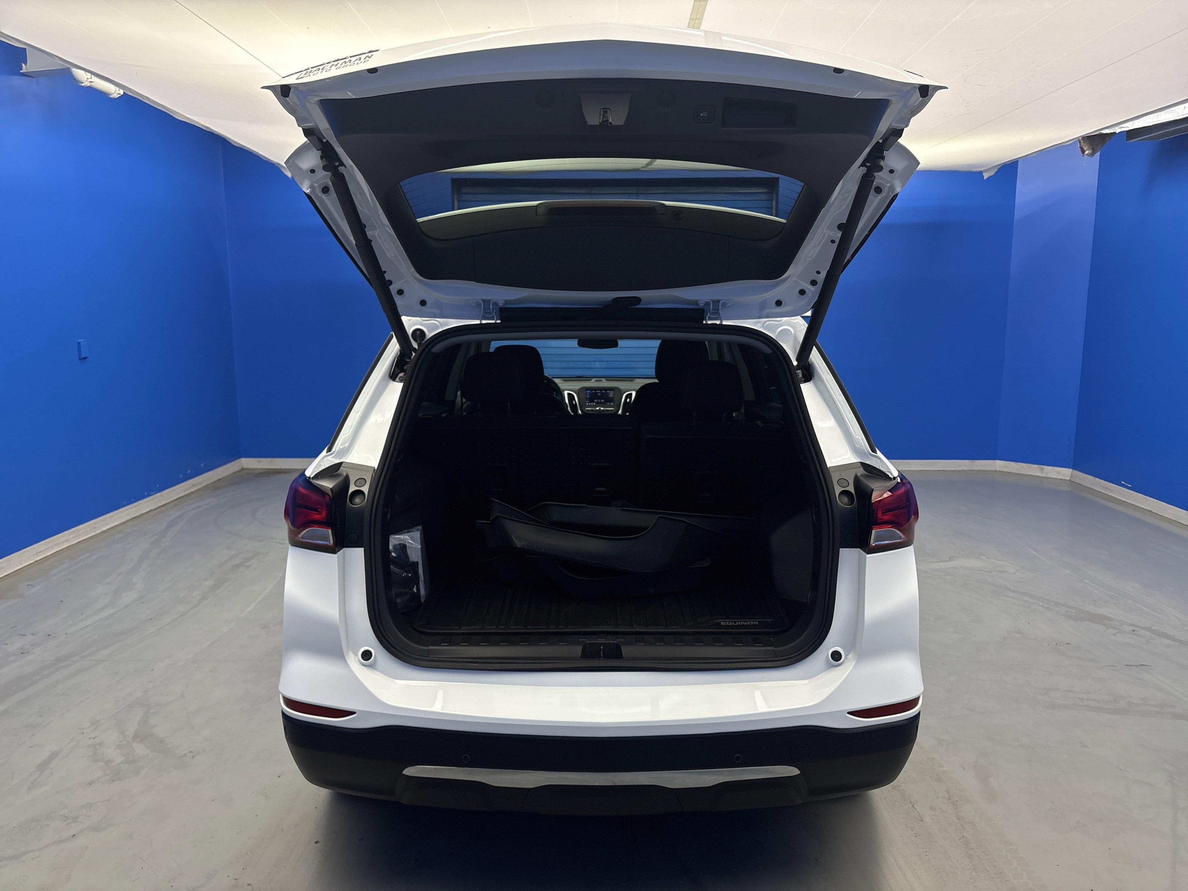 Used 2024 Summit White Chevrolet LT image 27