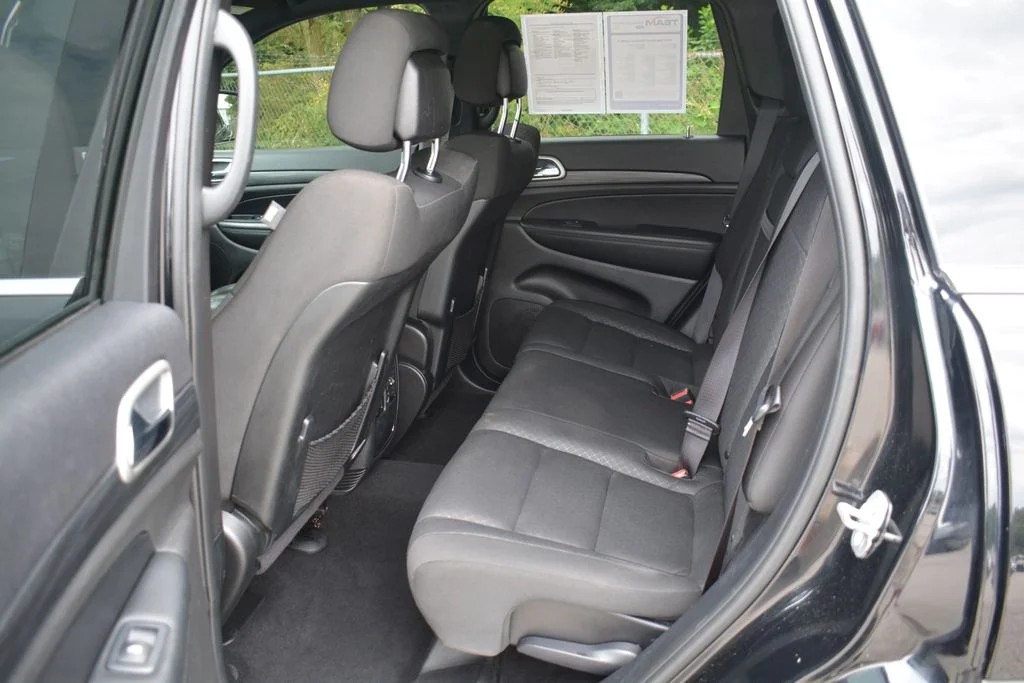 Used 2020 Black Jeep Laredo E image 19