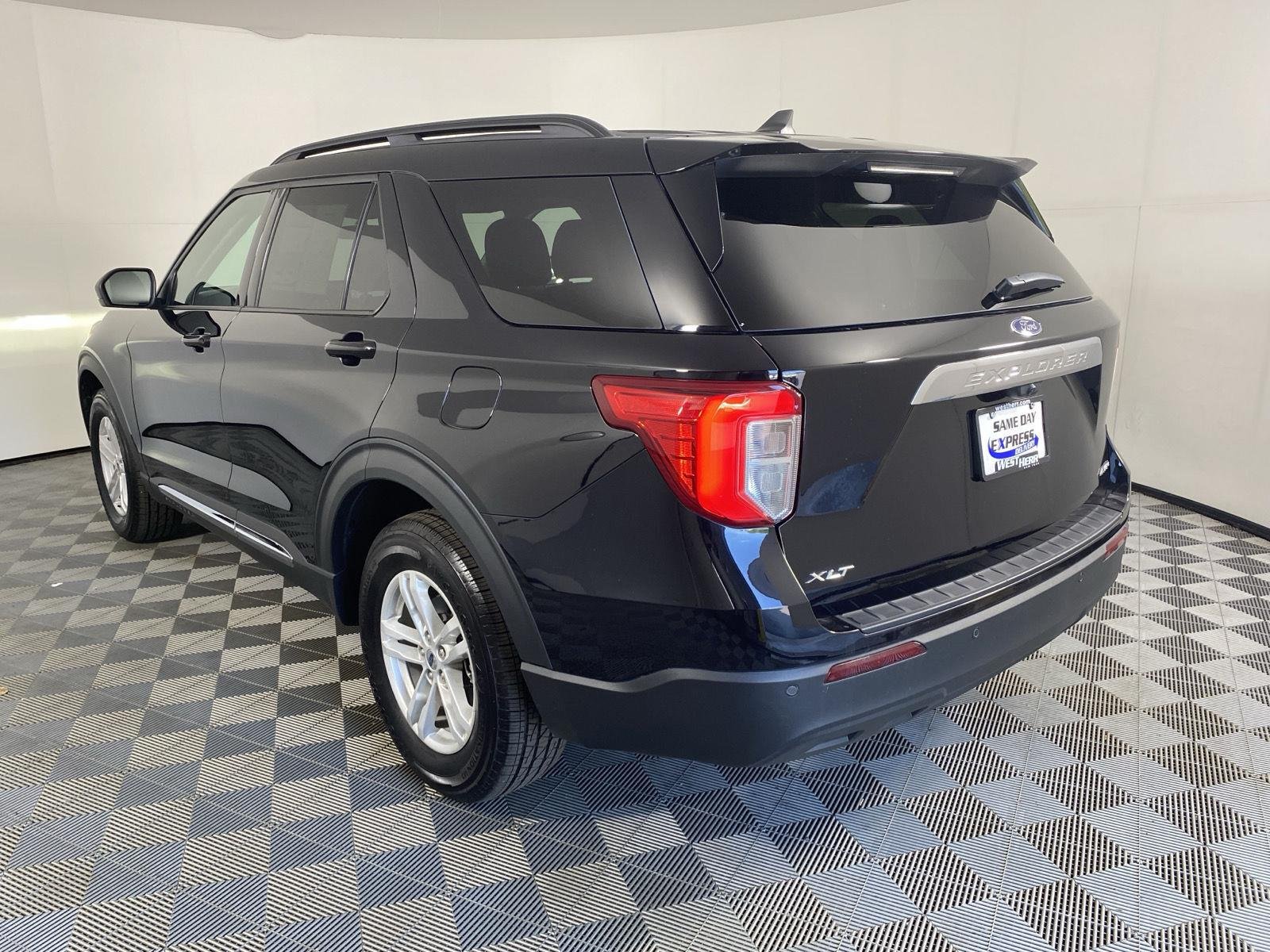 Used 2024 Agate Black Ford XLT image 5