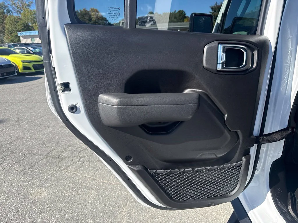Used 2025 White Jeep Sport S image 25