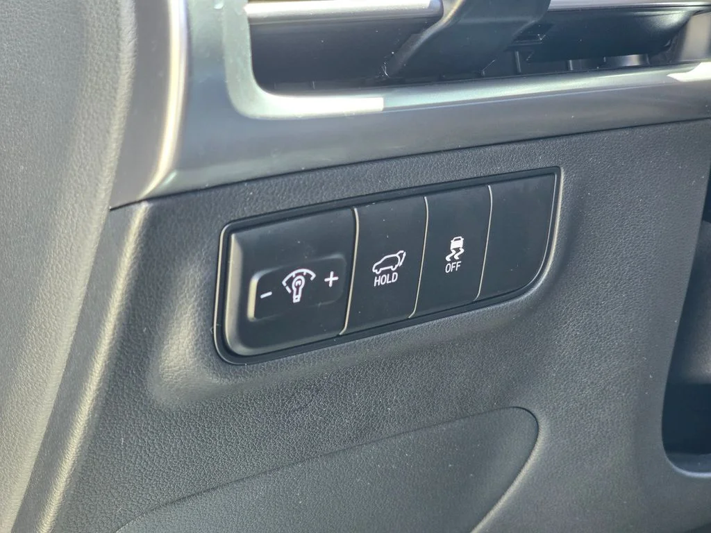Used 2026 White Hyundai SEL image 18
