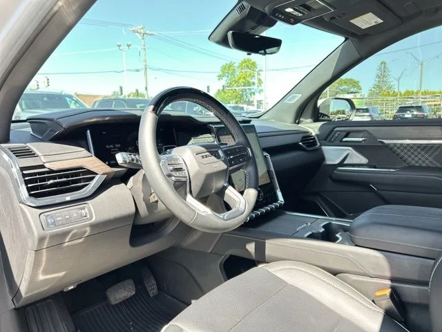 Used 2024 White GMC Denali image 35