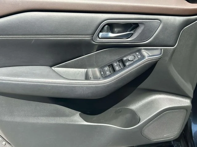 Used 2023 Gray Nissan SV image 26