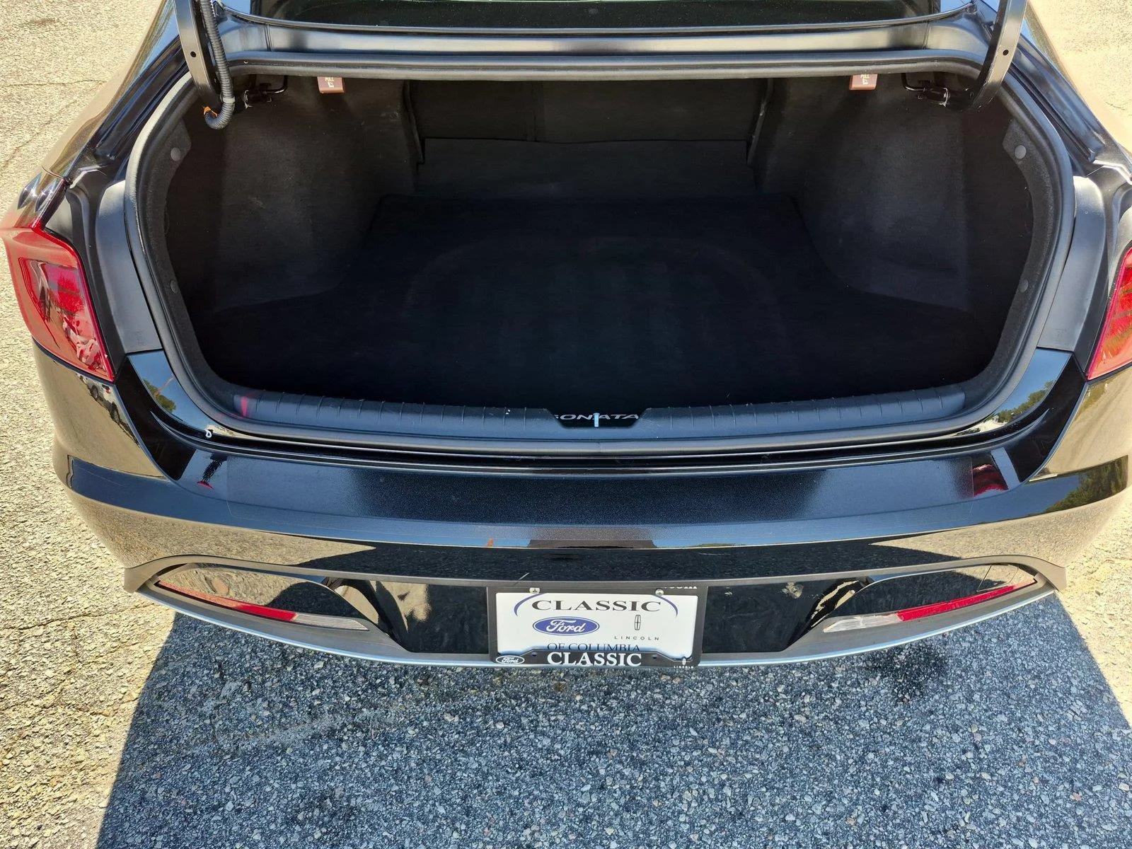 Used 2023 Nocturne Black Hyundai SE image 30
