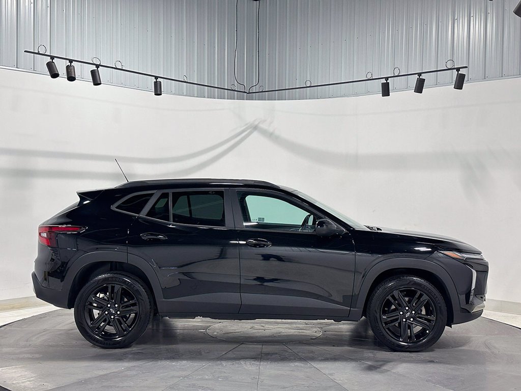 Used 2024 Black Chevrolet ACTIV image 11